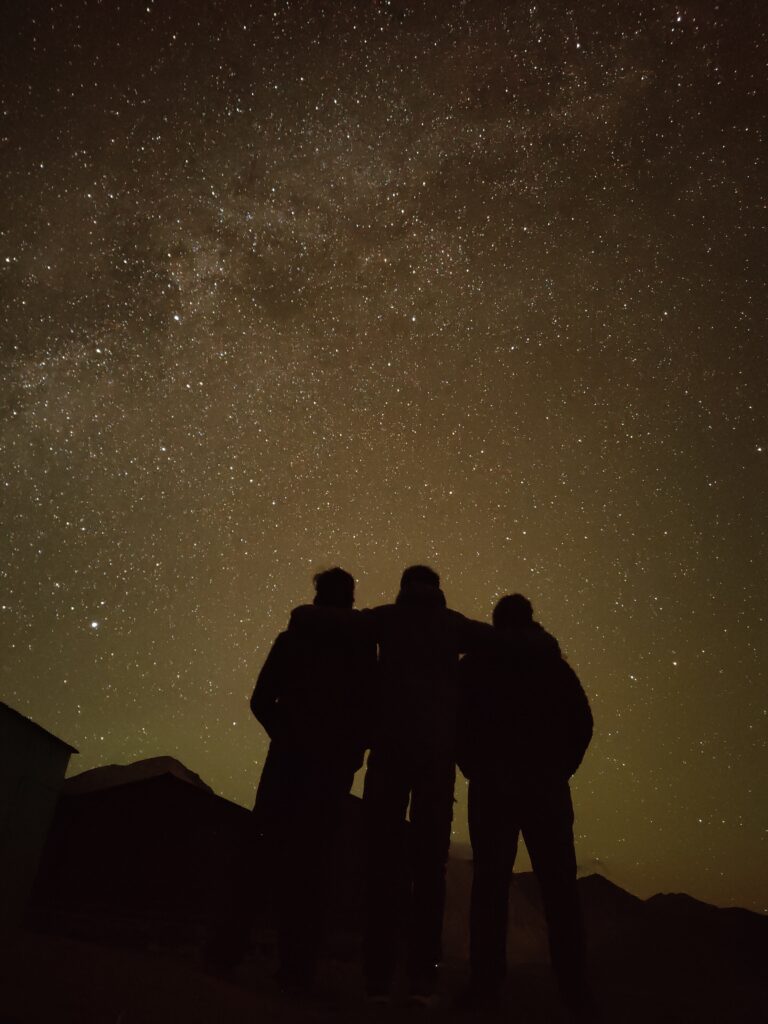 pic night star gaxzing at gurez valley