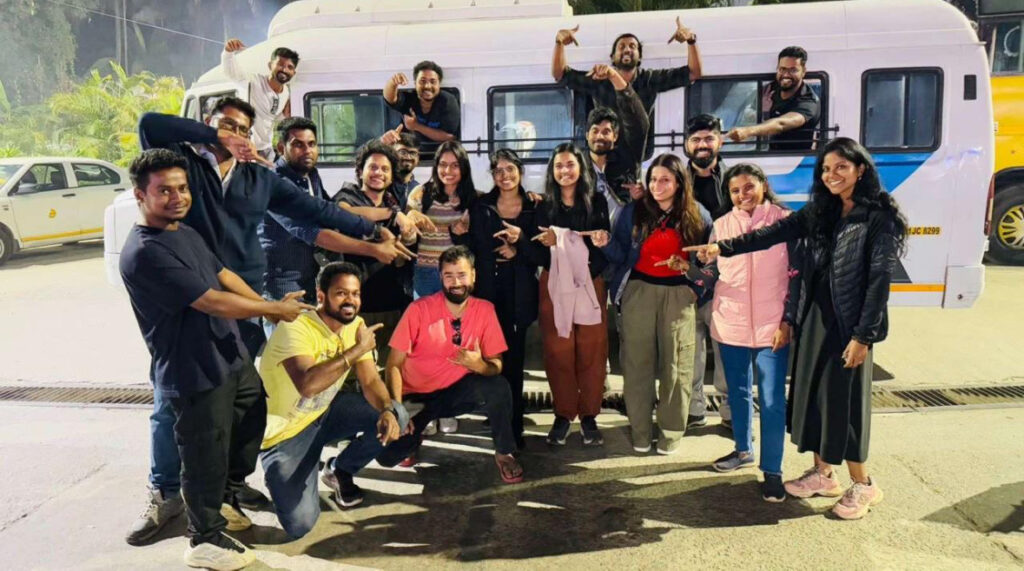 Grop picture with tempo traveller