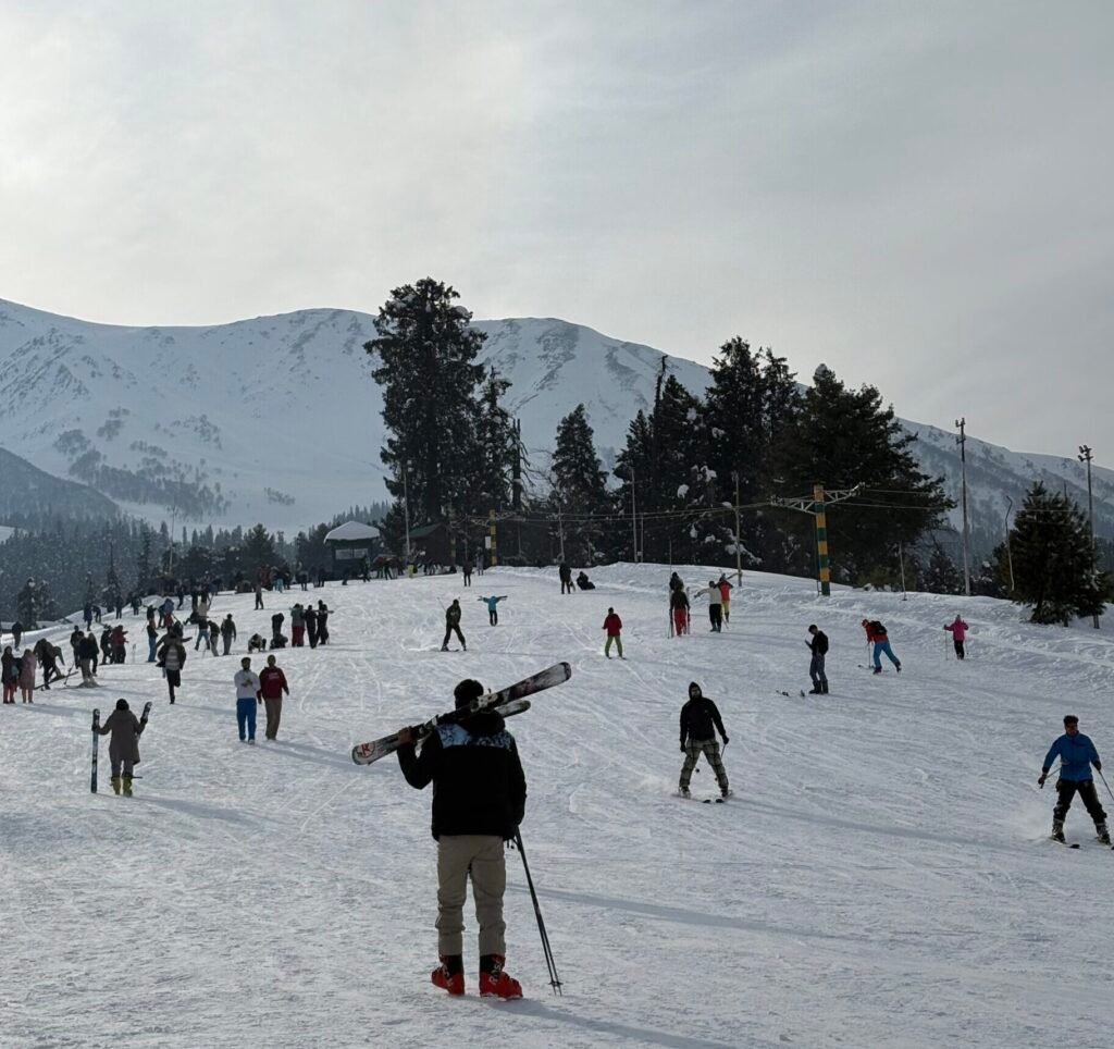 skiing in kashmir